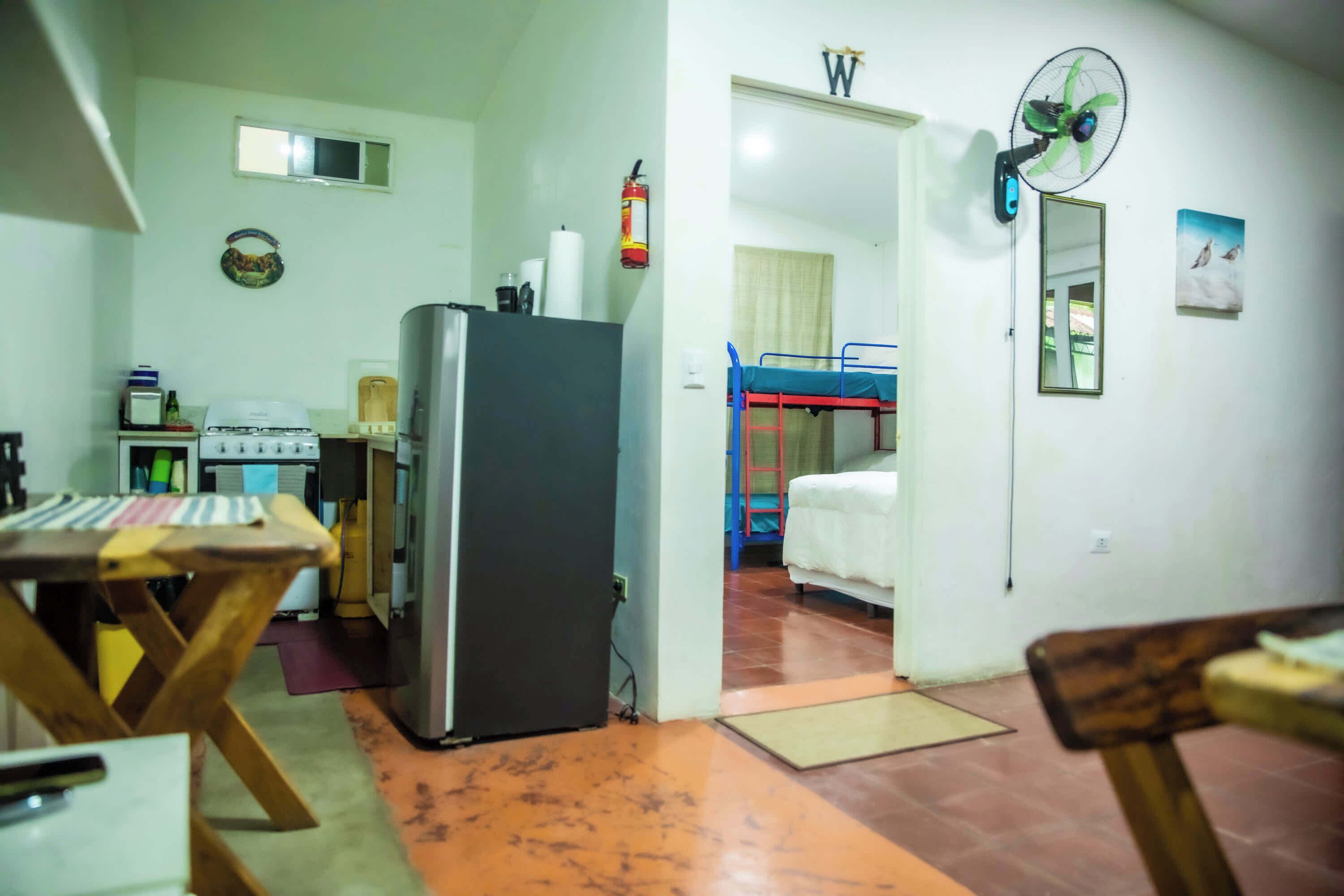 1 slaapkamer, een bureau, wifi, beddengoed
