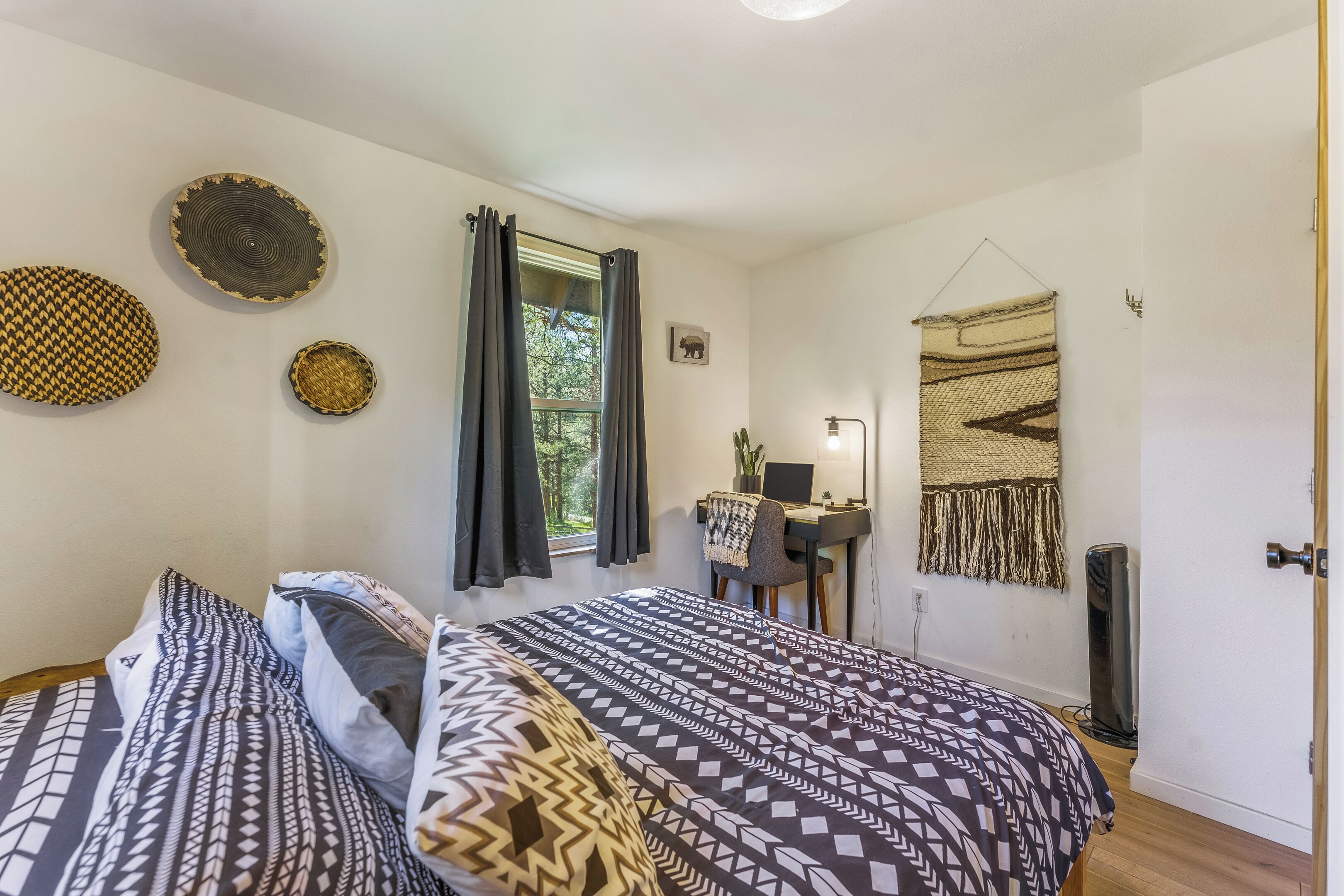 3 bedrooms, desk, travel crib, free WiFi
