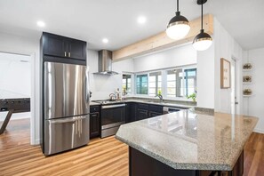 Fridge, microwave, oven, stovetop - 4 BR, 5 Bed, 2 King, 2 Bath, Private Pool (Cocoa Beach)