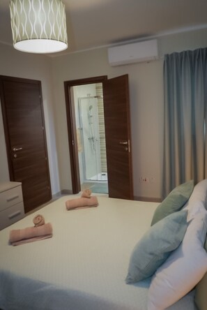 3 soverom, strykejern/-brett, reiseseng for barn og wi-fi (inkludert)