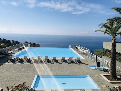 Costa Plana Collection