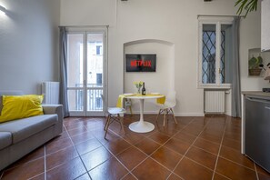 Smart TV - [Ghirlandina] Fantastic loft in the city center (Modena)