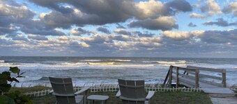 Oceanfront Home in Flager Beach with Beach Chairs & Towels, WIFI - Pet friendly.