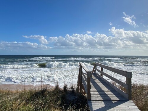 Oceanfront Home in Flager Beach with Beach Chairs & Towels, WIFI - Pet friendly.