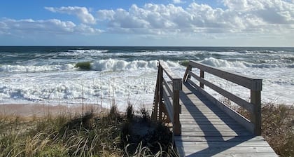 Oceanfront Home in Flager Beach with Beach Chairs & Towels, WIFI - Pet friendly.