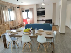 Dining - Villa LAS Viñas (Arenas)