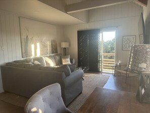 Smart TV, fireplace - Seaside Escape! completely renovated. Ocean views steps to private beach   (Rodanthe)