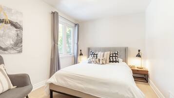 3 chambres, bureau, Wi-Fi gratuit, draps fournis