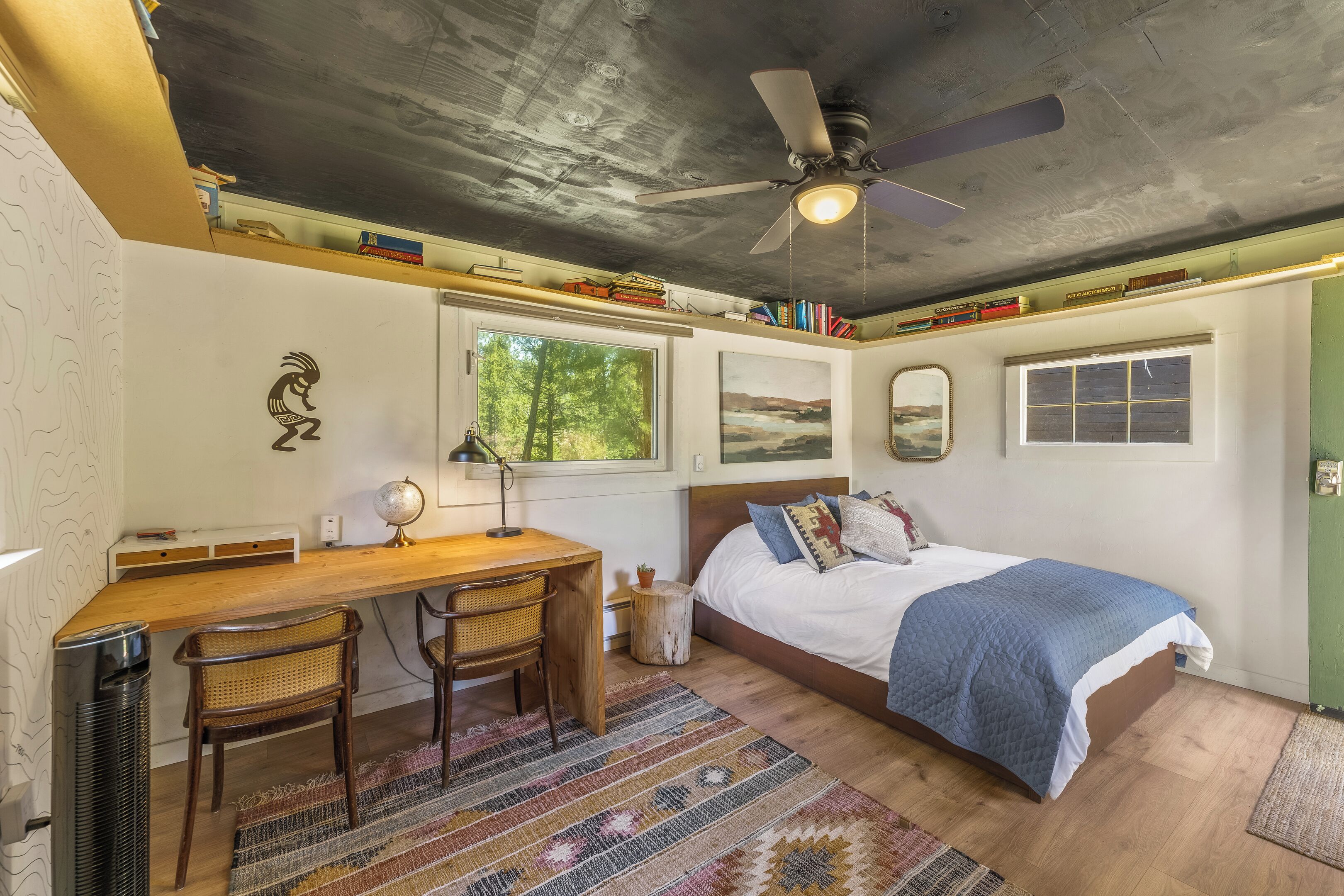 4 bedrooms, desk, free WiFi, bed sheets