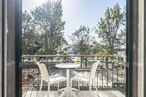 Outdoor dining - King David Suites 201 by Madeira Sun Travel (Funchal)