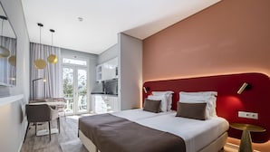 1 bedroom, iron/ironing board, travel cot, free WiFi - King David Suites 201 by Madeira Sun Travel (Funchal)