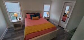 2 bedrooms, in-room safe, iron/ironing board, free WiFi - St Augustine waterfront home on canal w/ private dock, walk to beach! (St. Augustine)