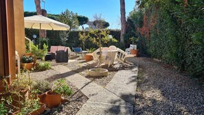 Property grounds - 2 Bedroom Apartment in Santa Marinella (Santa Marinella)