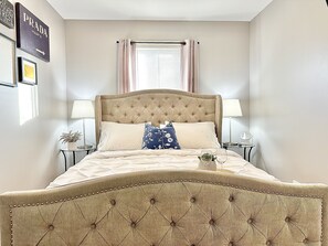 3 habitaciones, tabla de planchar con plancha, cuna de viaje y wifi 