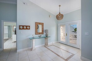 Interior - P40 - Premier 3 bedroom, 2 bathroom home with private pool and dockage. (Marathon)