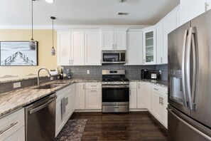 Fridge, microwave, oven, stovetop - Great Beach Condo Right Near the Boardwalk Awesome Rooftop Views of the Ocean (Wildwood)