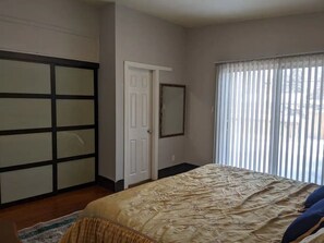 3 slaapkamers, een bureau, reisbedje, gratis wifi