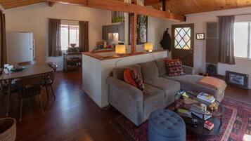 Smart TV, fireplace, DVD player