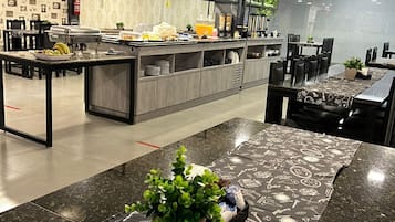 Desayuno buffet incluido todos los días