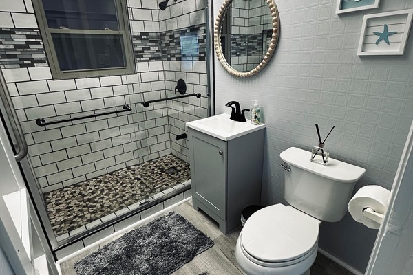 Dusche, Handtücher, Toilettenpapier