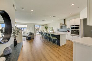 Interior - Clost to Festivals, Golf, Sunshine, and more! (Coachella)