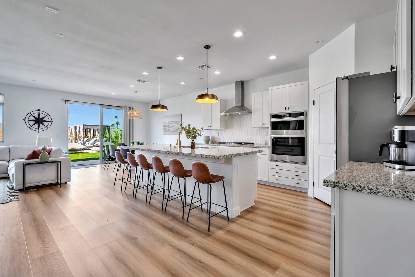 雪櫃、微波爐、焗爐、爐具