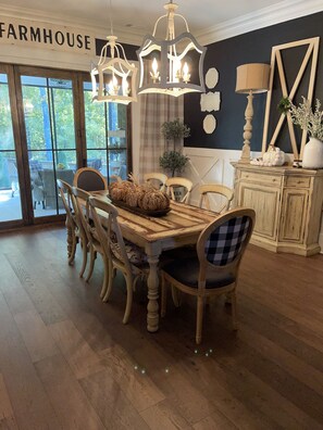 Dining - Masters Golf dream rental! This new ranch style generation home is 5700 sq ft ! (Evans)