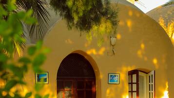 Basic Room | Egyptian cotton sheets, premium bedding, down comforters, pillowtop beds