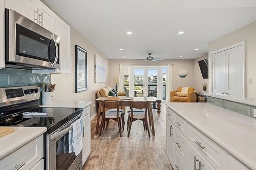 Waterfront Getaway with private boat slip on desirable Key Allegro, Rockport Tx