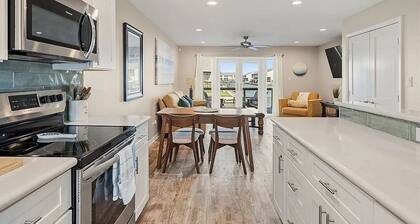 Waterfront Getaway with private boat slip on desirable Key Allegro, Rockport Tx