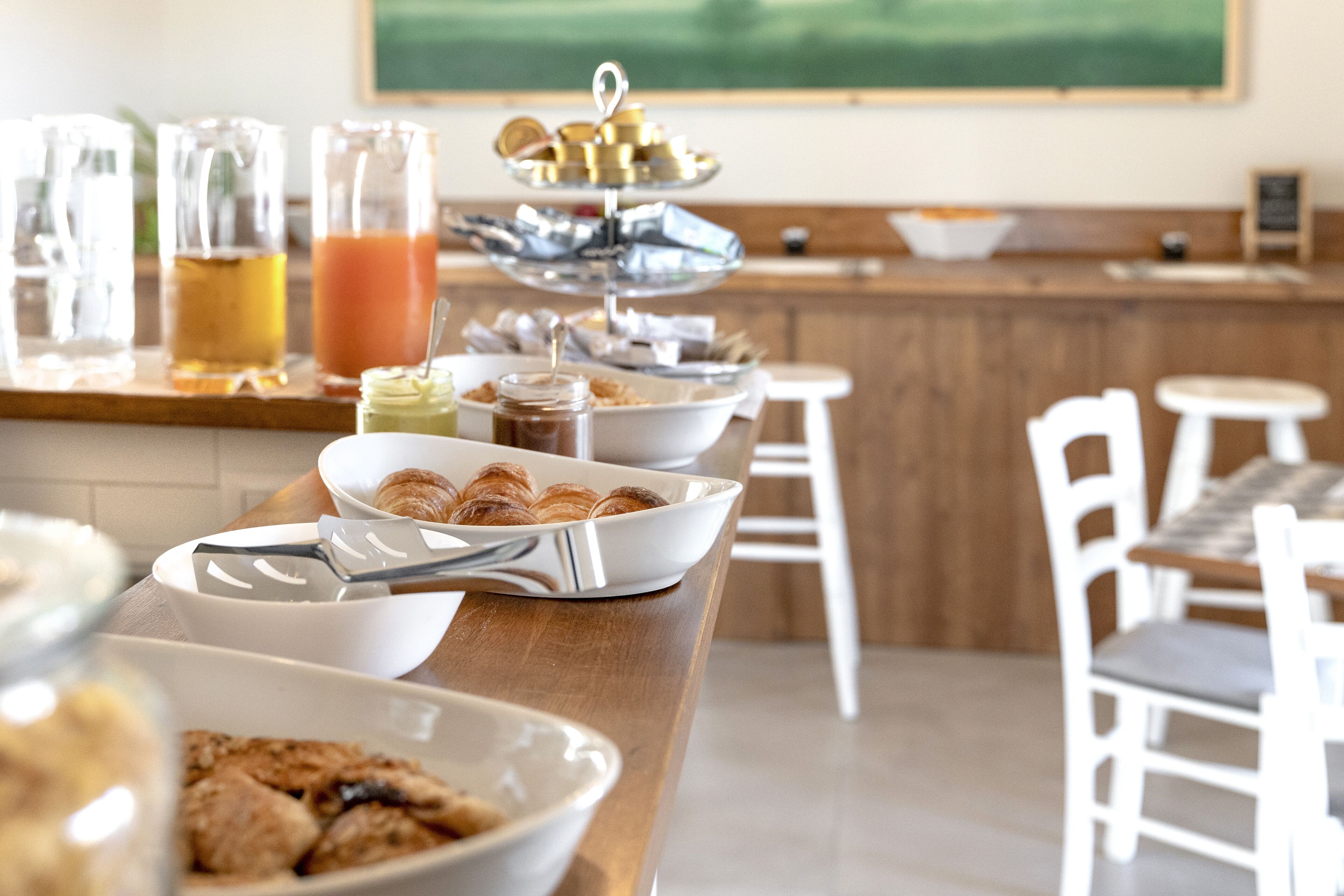 Free daily continental breakfast 