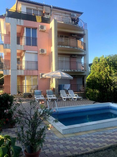 Poki Apartment - Bulgaria near Sunny Beach. Pet-Friendly.