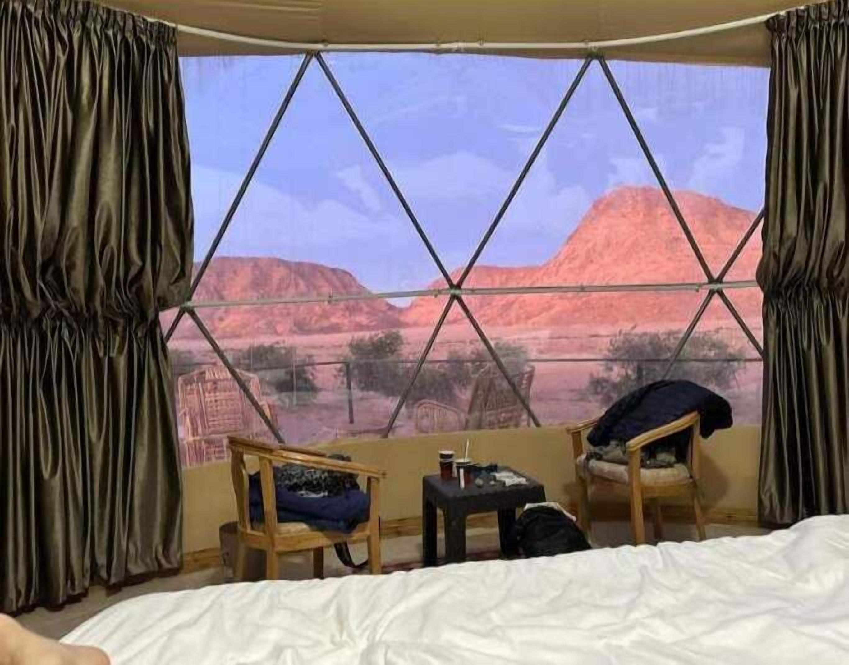 10 bedrooms, in-room safe, blackout curtains, soundproofing