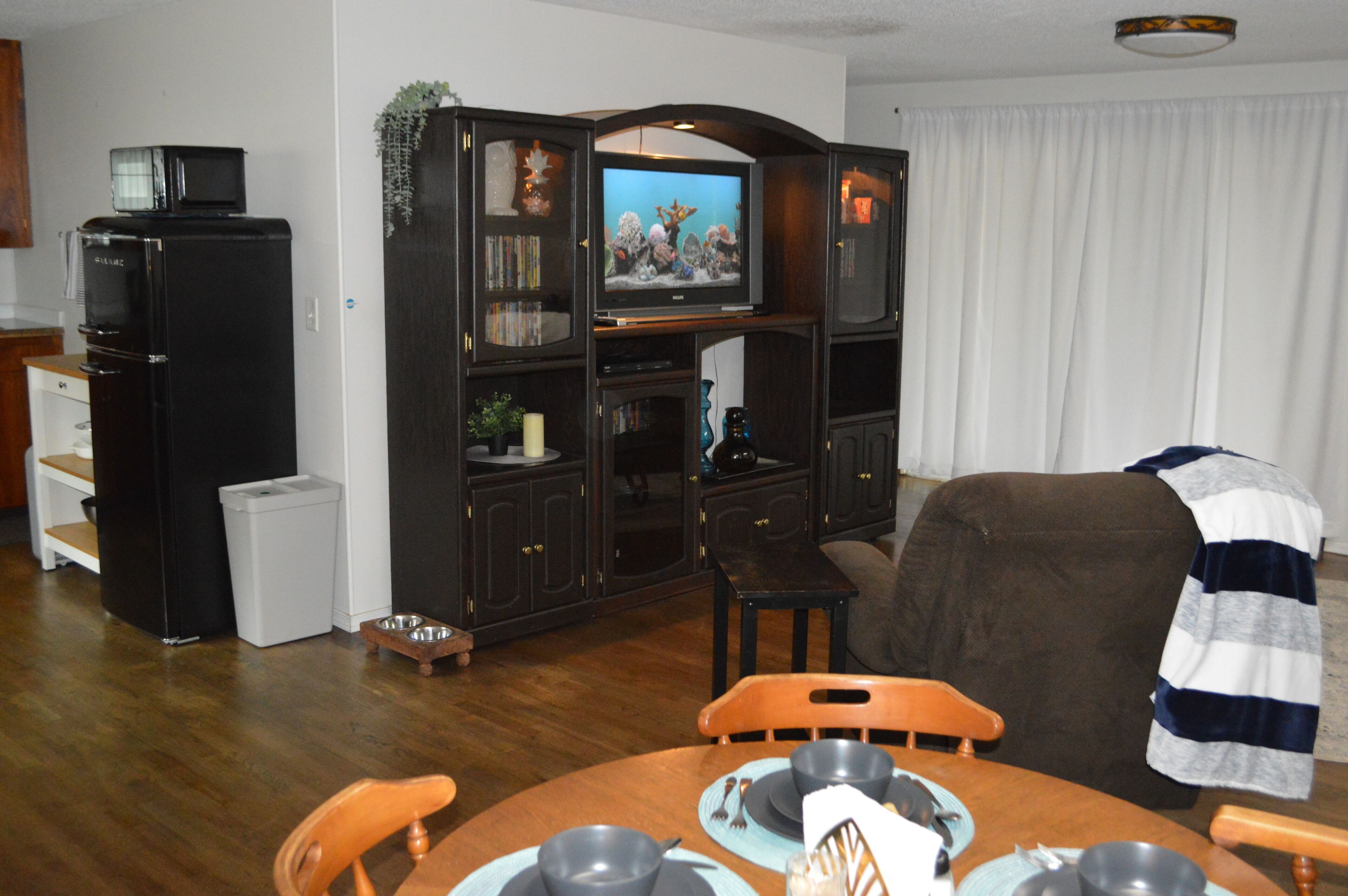 Large 2 Bedroom Apartment- Private Retreat at Meadow Park  
