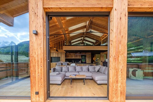 Chalet "Aikoa" avec vue sur les montagnes, terrasse privée et Wi-Fi