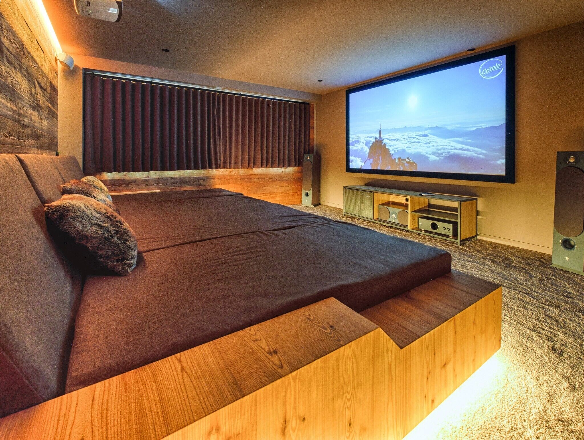 5 sovrum, strykjärn/strykbräda, gratis wi-fi och sängkläder