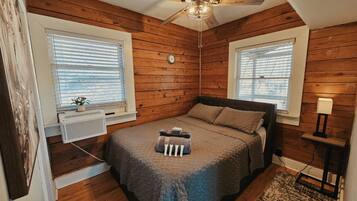 1 slaapkamer, een strijkplank/strijkijzer, gratis wifi, beddengoed