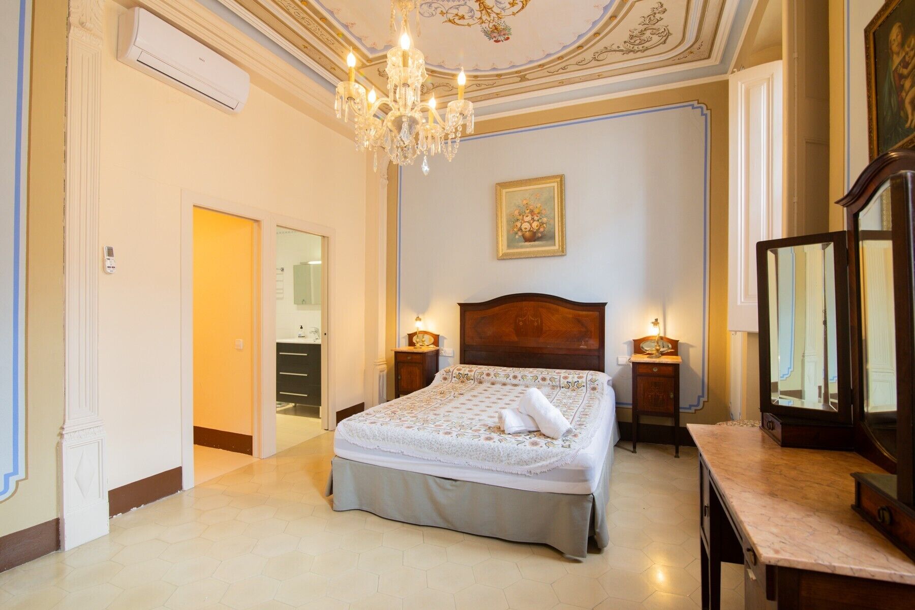 5 bedrooms, iron/ironing board, free WiFi, bed sheets