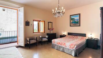 5 bedrooms, iron/ironing board, free WiFi, bed sheets