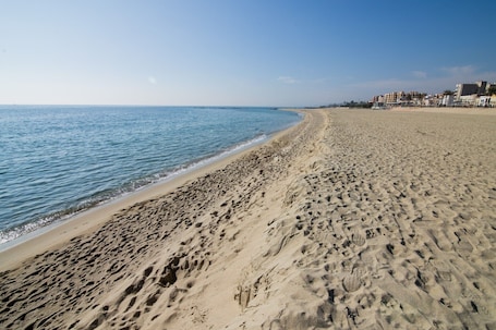 Beach nearby. Holiday Home 'Cal Padrí 1871' with Private Terrace, Wi-Fi and Air Conditioning