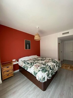 3 Schlafzimmer, Bügeleisen/Bügelbrett, WLAN, Bettwäsche
