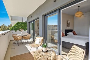 Outdoor dining - Wellingtonia Luxury Apartment Estepona (Estepona)