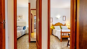 3 chambres, fer et planche Ă repasser, Wi-Fi gratuit, draps fournis