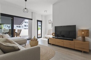 TV, stereo - Garden View Apartment – Big Terrace (Estepona)