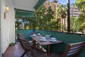 Outdoor dining - Eurobell City Center Apartment Marbella (Marbella)