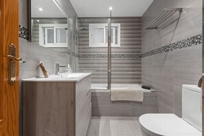 Hair dryer, towels - Eurobell City Center Apartment Marbella (Marbella)