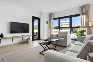 TV - Luxury Apartment Centro del Sol (Estepona)