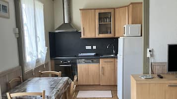 Micro-ondes, four, plaque de cuisson, lave-vaisselle