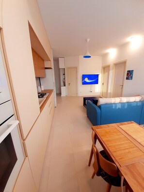 Smart TV - Welcome to our beautifully located corner apartment, drenched in sunlight. (T'bilisi)