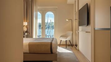 Minibar, in-room safe, desk, blackout drapes